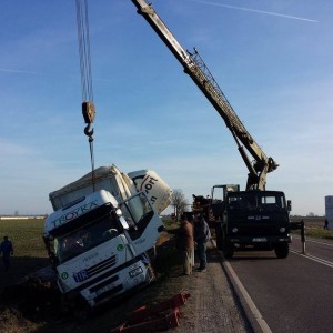 Pomoc drogowa Niespodziewane zdarzenie na drodze? Zadzwoń do nas!